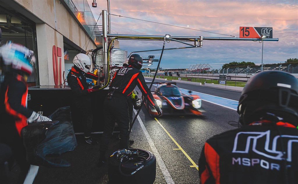 Kørerskifte under Le Castellet 240.
(Foto: RLR Msport)